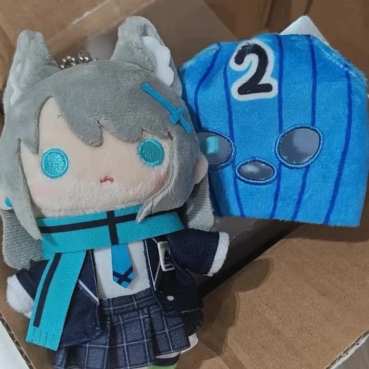 Peluche Takanashi Hoshino 12cm dal Gioco Blue Archive, Kawaii in Posizione Papa, Bambola in Cotone, Giocattolo Decorativo e Cuscino