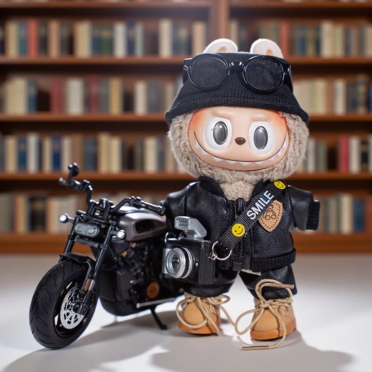 Vestiti di moda alla moda per motocicletta per bambola di peluche per Labubu Set giacca di pelle nera Accessori moto fantastici