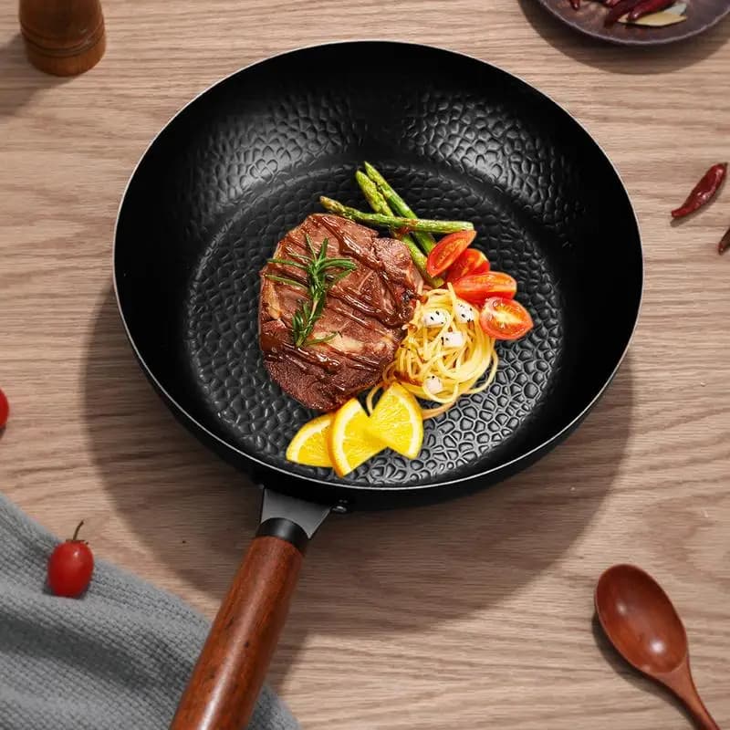 Kitchen pan Non-stick pan Cast iron pan with lid Hand-made hammered kitchen pan for induction cooking