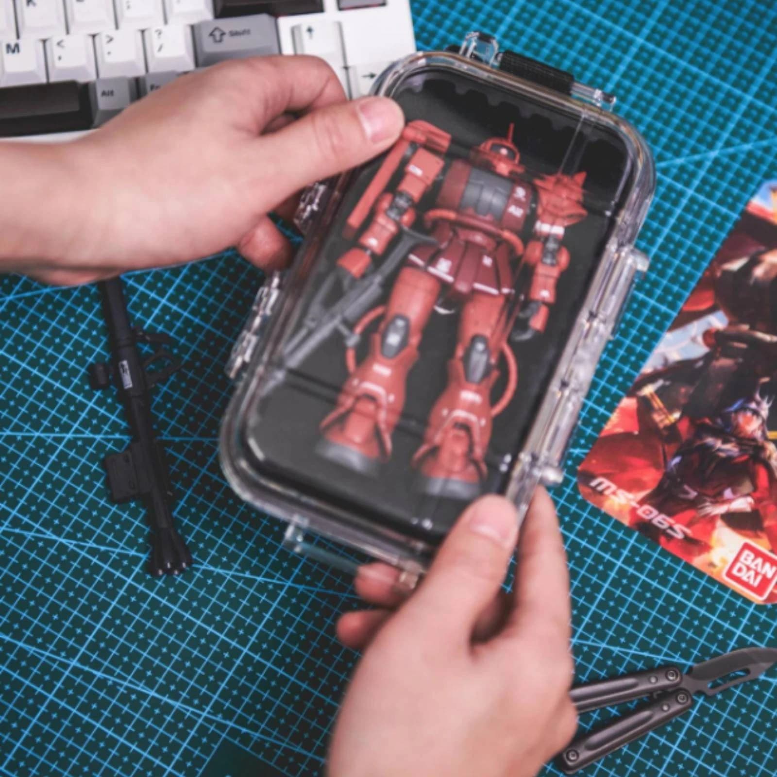 Transparent Action Figure Container Dustproof Portable Figure Display Box Hard Shell Miniature Container Clear View Collectible