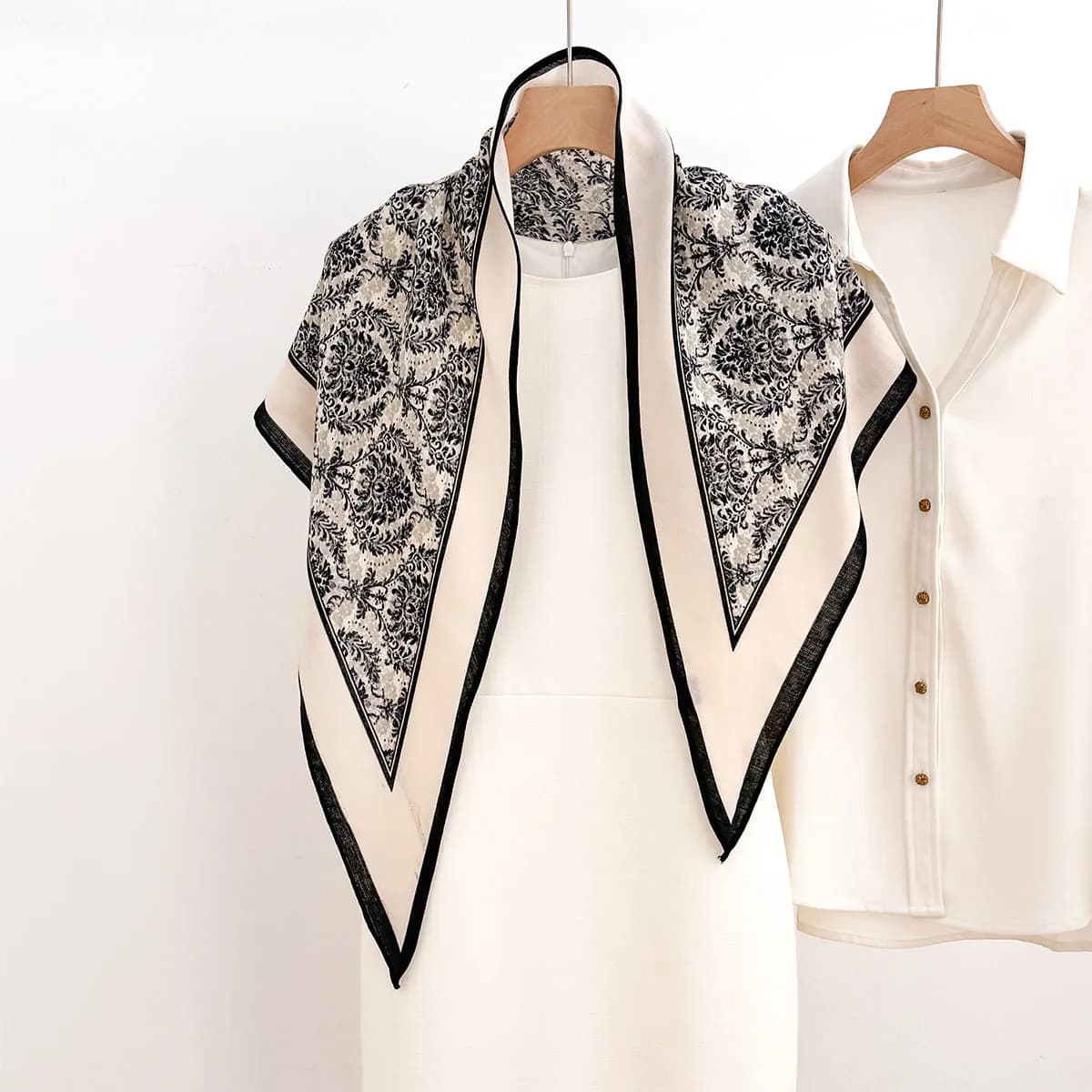 Sciarpe morbide in raso effetto seta, stampa primaverile, foulard quadrato da donna, bandane, hijab di lusso, sciarpe eleganti.