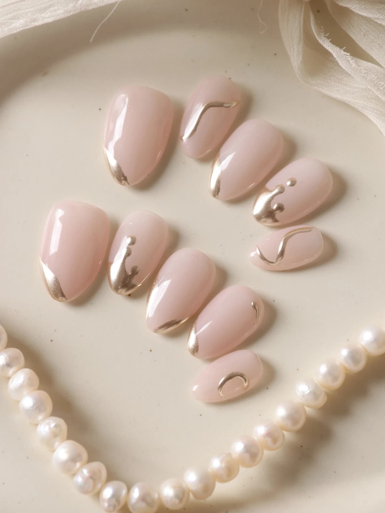 10Pcs Press on Nails Short Golden Thread Acrylic Press on Nails Fake Nails Includes 1 Sheet of Adhesive Tabs & 1 Pc Mini File