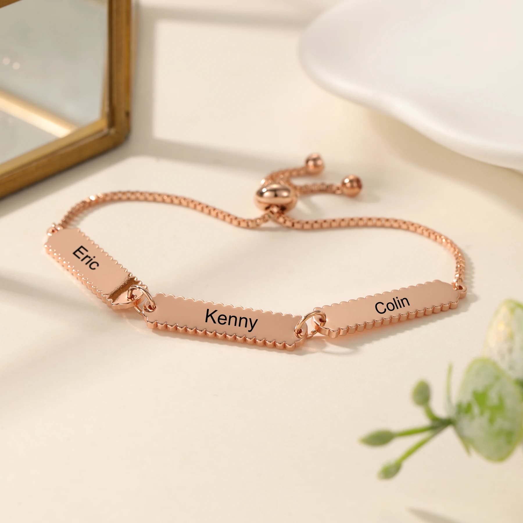 Bracciale con nome personalizzato per famiglia Collegamenti rettangolari incisi personalizzati Nodo scorrevole regolabile Placcato oro 18 carati Regalo per la mamma