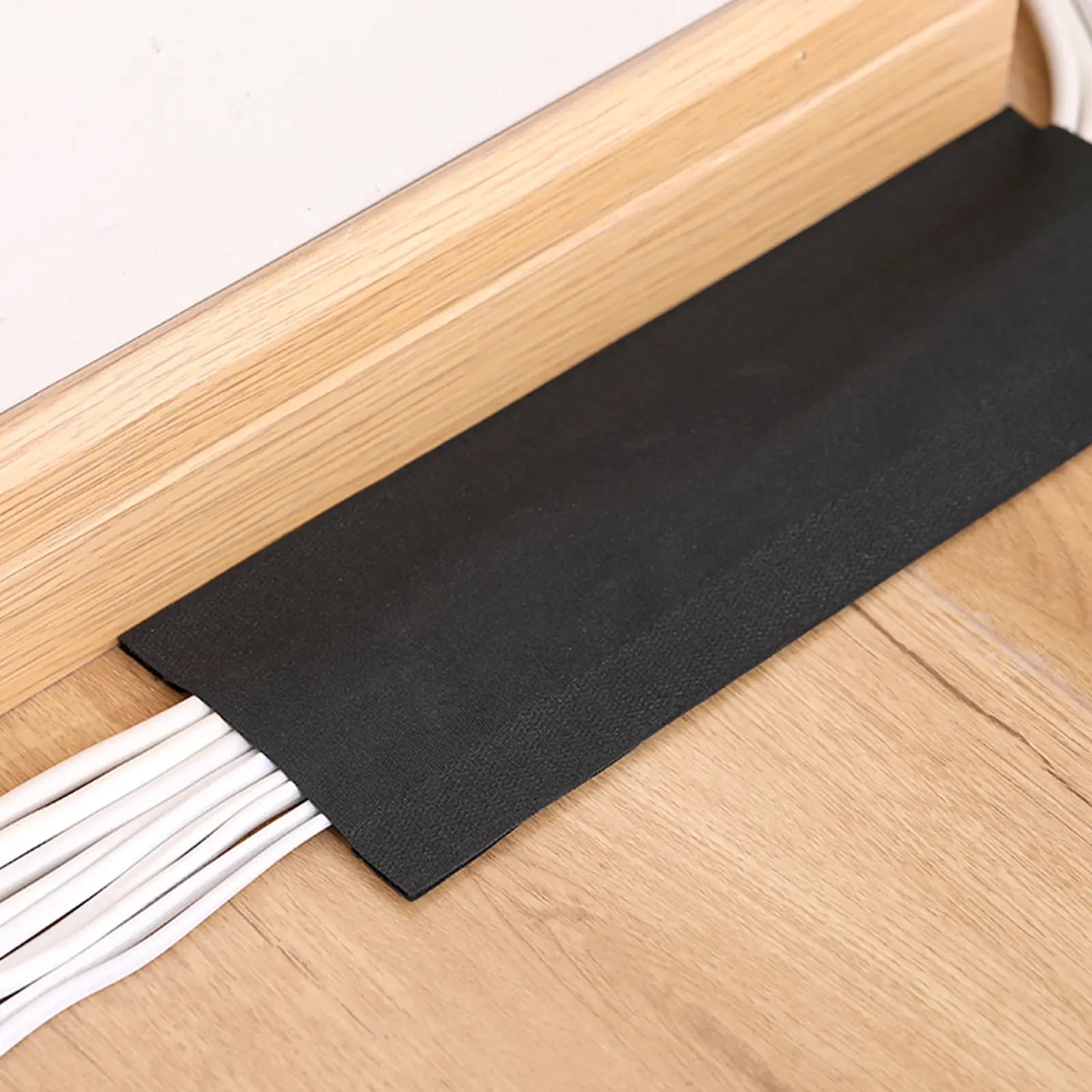 Striscia Portacavi da 3 Metri in Nylon Resistente, Copricavo per Pavimento, Organizzatore di Cavi per Tappeti e Perimetri Scrivania, Prevenzione Nodi e Disturbi
