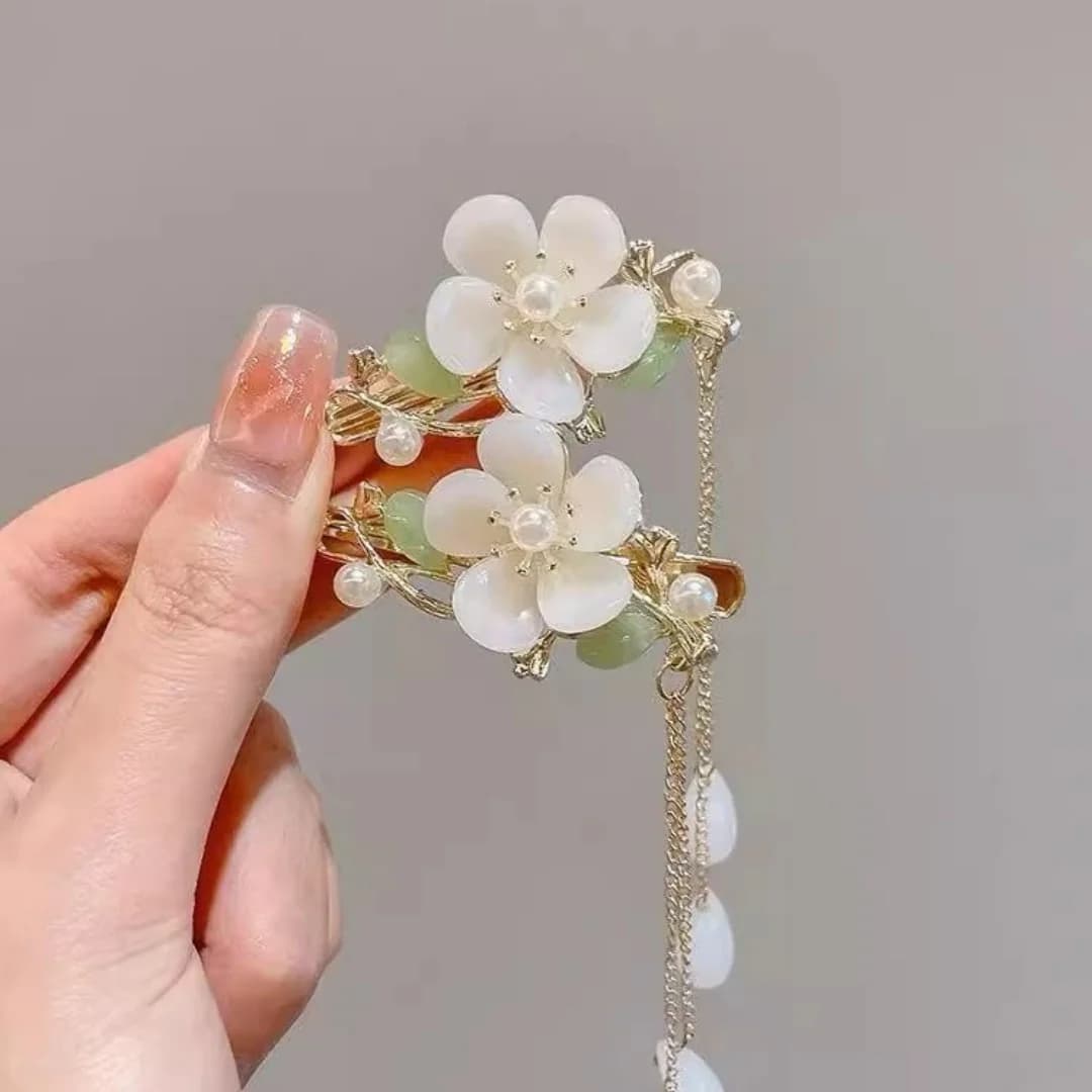 Ancient Style White Magnolia Tassel Hairpin, Super Fairy-Like Bangs Clip, Half-Tied Hairpin for the Back of the Head, Hair Accessory