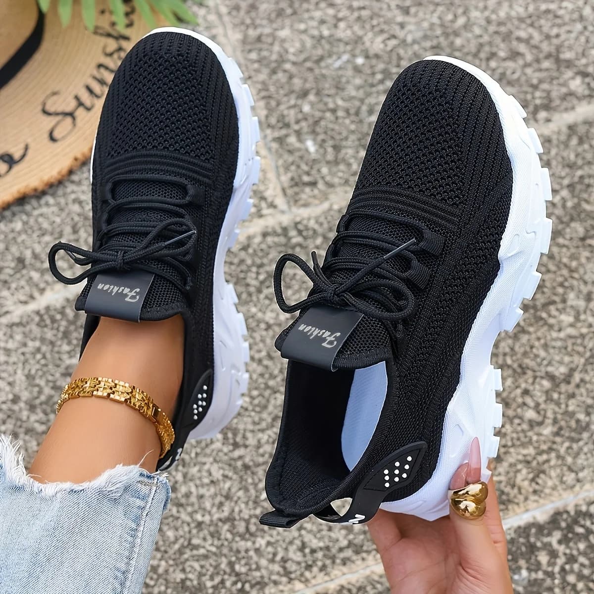Breathable knitted sneakers Comfortable shoes with soft non-slip sole for men Outdoor walking