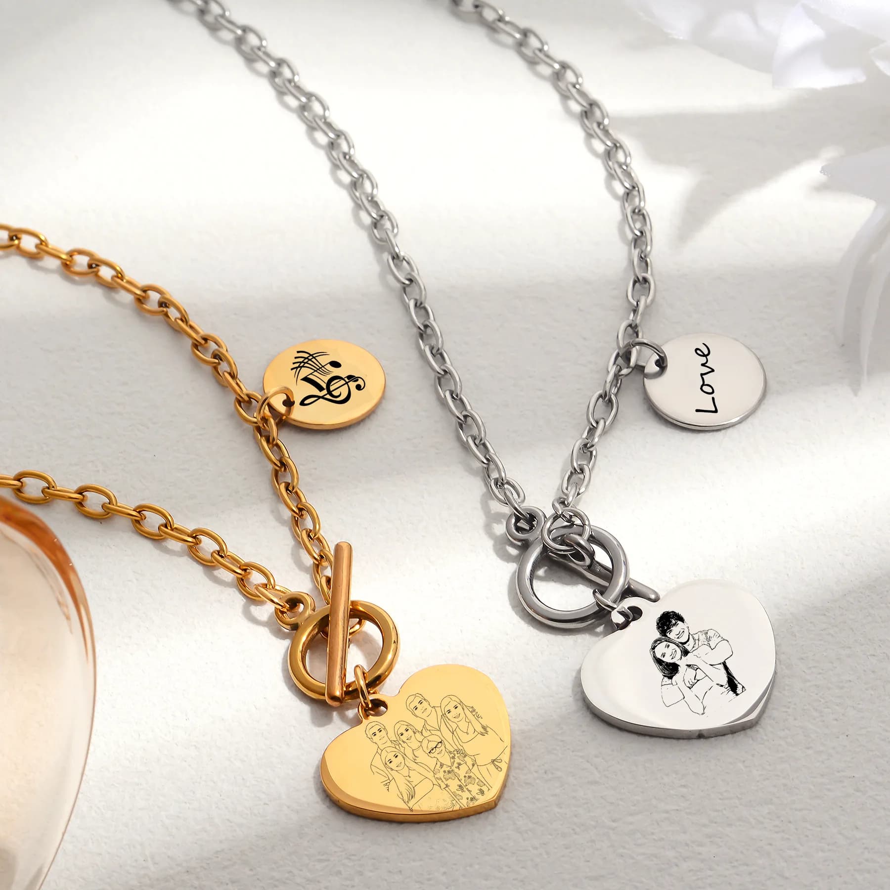 Collana con ciondolo amore parola foto personalizzata per donna Girocollo personalizzato con immagine cuore pesca inciso al laser