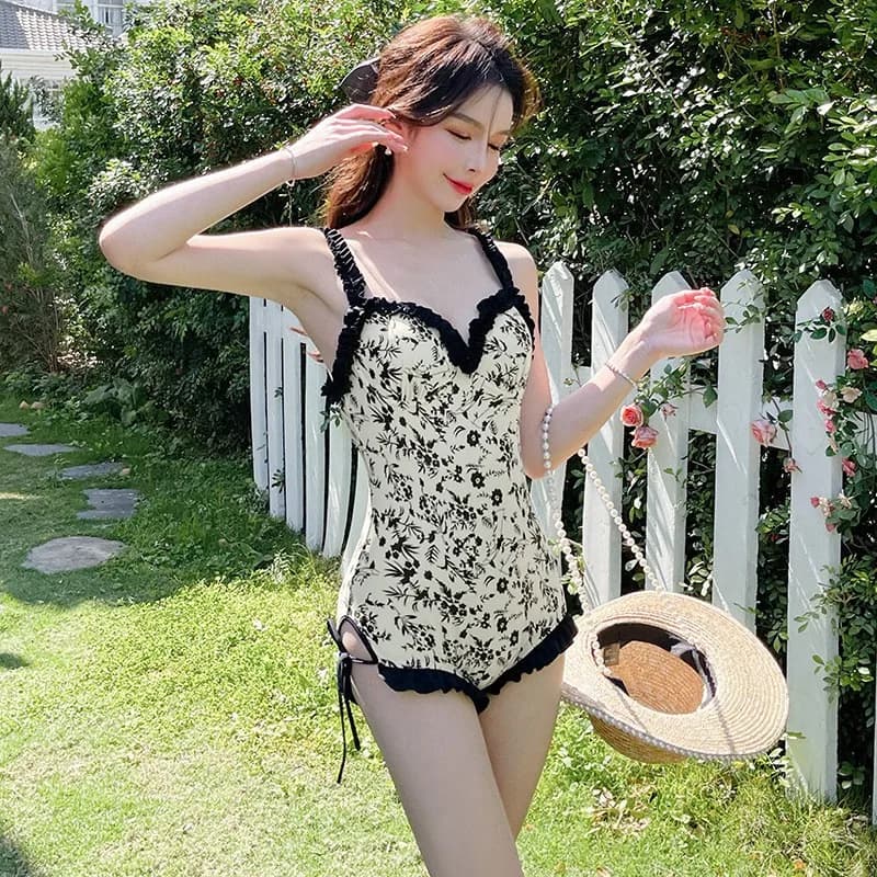 Minsu 2025 New sexy full swimsuit from slimming woman covering South Korea's belly Ins Small whole costume from floral socialite