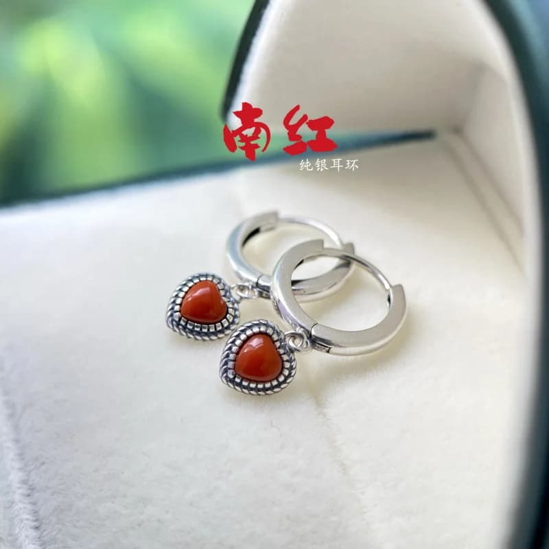 Orecchini rossi intarsiati in argento sterling S925 a forma di cuore naturale con piccoli gioielli per orecchie con nappa