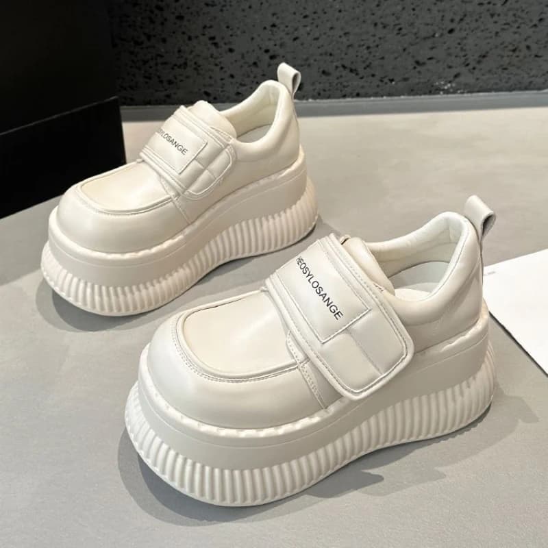 Scarpe da ginnastica leggere con plateau bianco Collezione primaverile 2025 Design con suola spessa per donne piccole Streetwear sportivo versatile ​