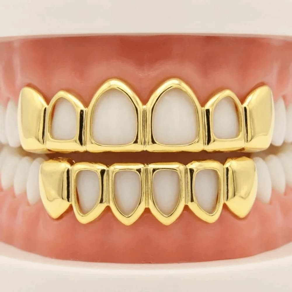 Set da 2 Pezzi Grillz Dentali Hip Hop Lucidi Semplici Traforati, Coperture per Denti Trendy Classiche per Uomo e Donna