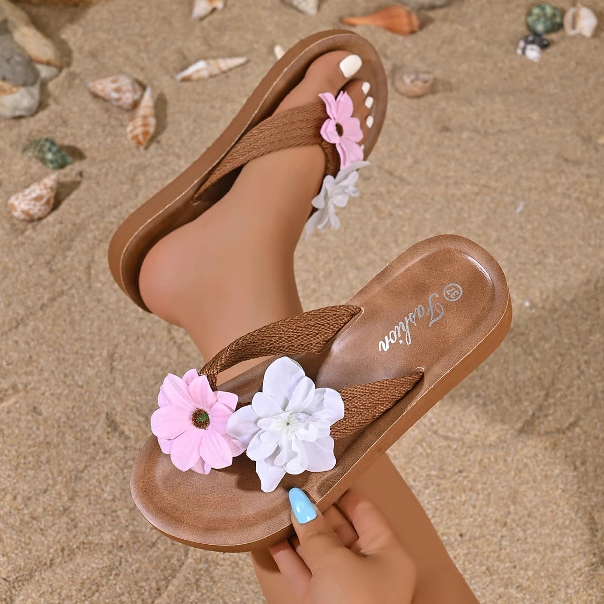 Women Slippers 2026 New Summer Handmade Flower Decorated Flip Flops Slippers for Beach Vacation Casual Comfortable Flat Sandals