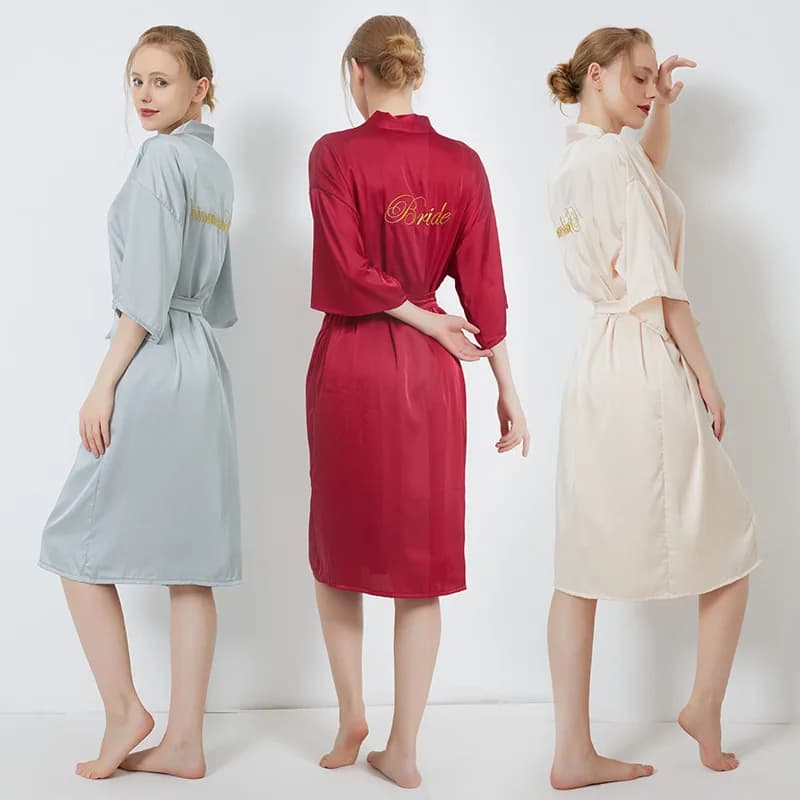 Lettera ricamata Sposa Damigella d'onore Abito da sposa Sexy Indumenti da notte in raso Kimono Accappatoio Abito Casual Donna Camicia da notte Lingerie