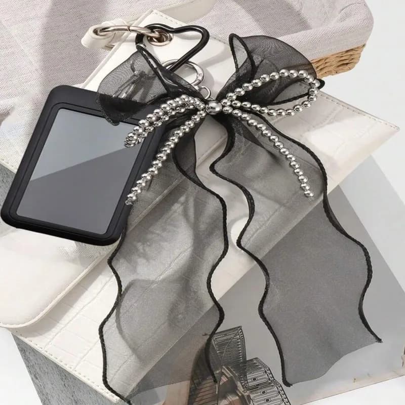 Black card holder with star shaped pendant and pearl cord, bag pendant, keychain, can accumulate identity card, celebrity card, bus ticket,