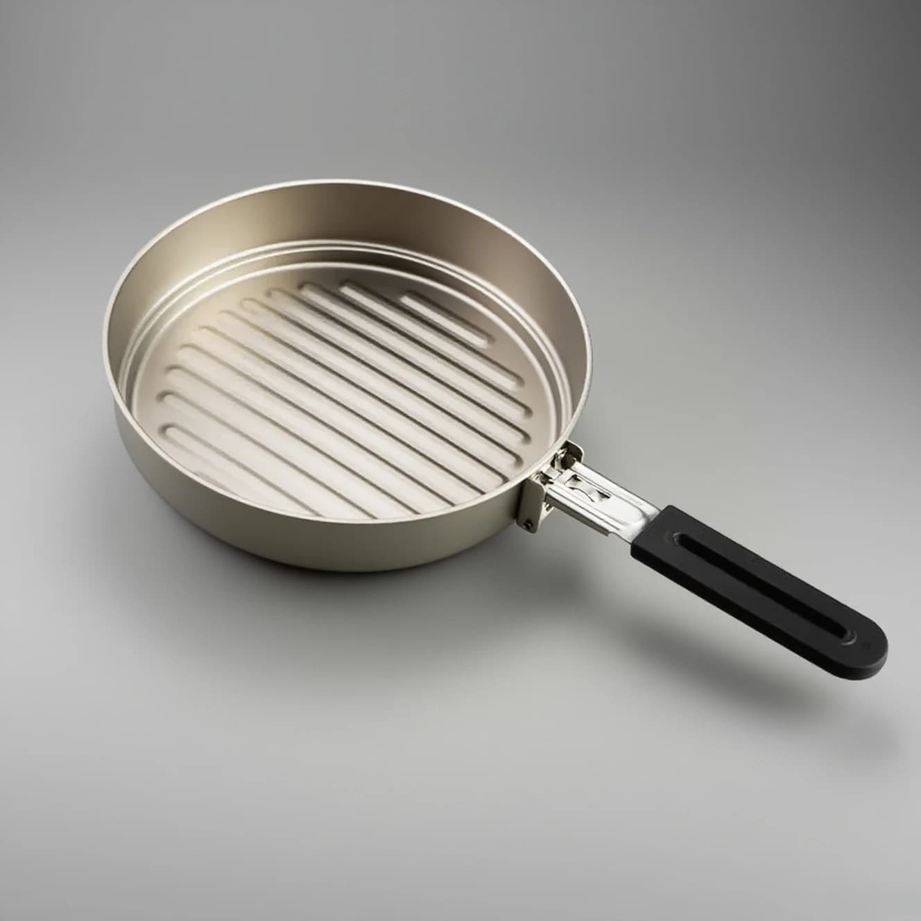Padella Ultraleggera in Titanio Puro da 1,1L con Manico Pieghevole, Portatile per Escursioni, Campeggio, Picnic e Barbecue