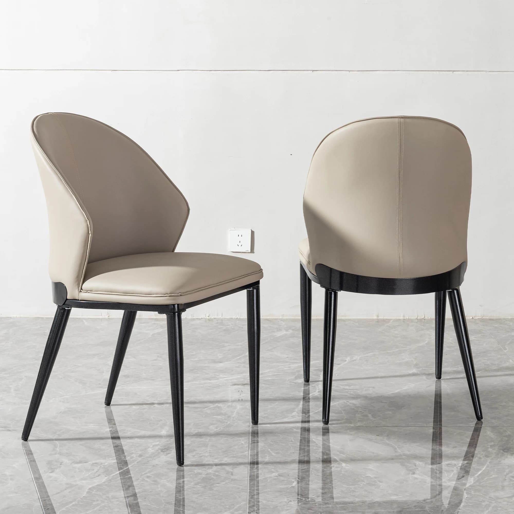 Mobili per la casa Sedia moderna Design Poltroncina per sala da pranzo in metallo con gamba nera all'ingrosso