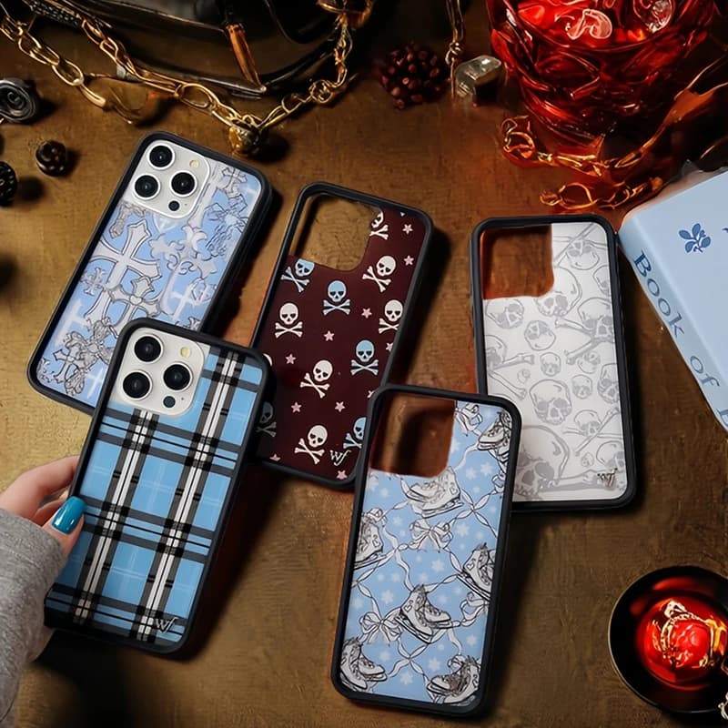 Custodia per telefono Wildflower Cross Girl Pattini da ghiaccio per iPhone 16 15 14 13 12 Pro Max WF Plaid Blue Cross Bones Skull Cover posteriore Funda