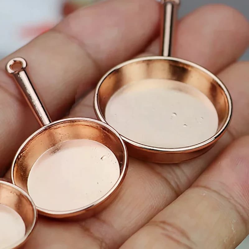 NUOVA OFFERTA Set 1:12 Miniature per Casa delle Bambole: Padella, Casseruola, Utensili da Cucina in Metallo, Modellino Decorativo, Accessori per Casa delle Bambole