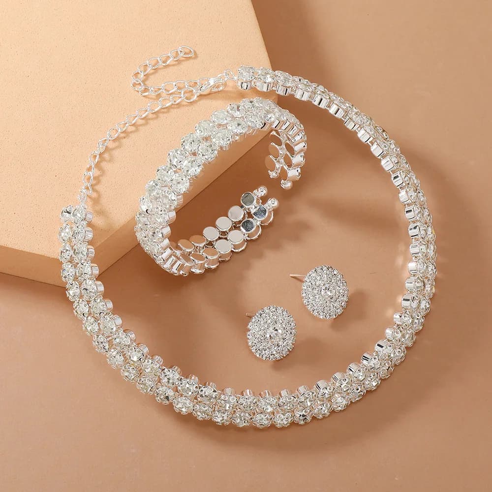 Collana girocollo a doppio strato di lusso leggero per donna Bracciale con polsino con strass completo Orecchini a bottone Set di gioielli per la festa nuziale intrecciata