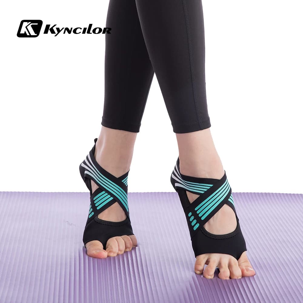 Professional anti-slip gym yoga shoes Soft flat sole anti-slip fitness dance shoes for ballet yoga shoes for pilates