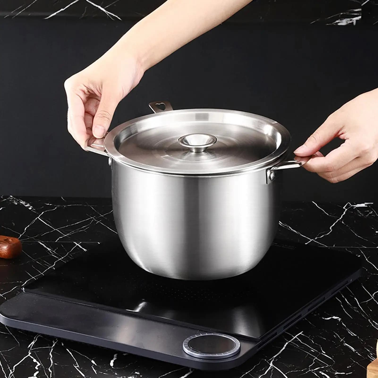 Contenitore per Grasso 2L in Acciaio Inox, Vaso per Conservazione Olio con Filtro per Grasso di Bacon, per Friggere, Cuocere al Forno, Arrostire, Preparazione Pasti