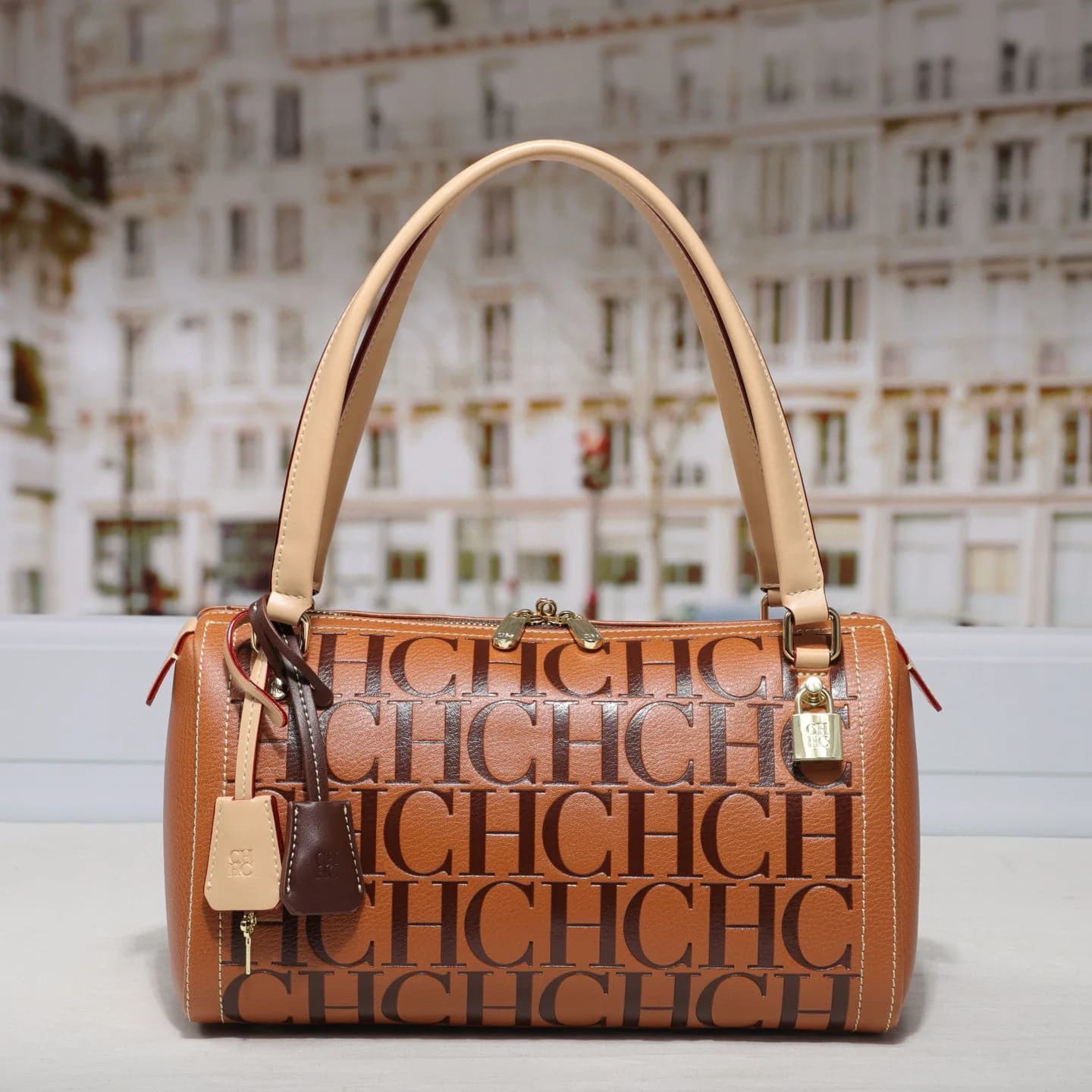 CHHC 2026 Nuova Borsa Boston Monogram, Borsa a Tracolla di Lusso, Borsa Casual da Ufficio e Viaggio in Pelle PU Premium per Donne