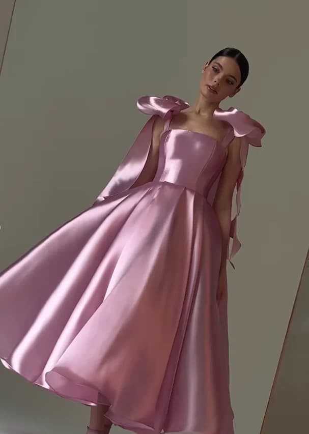 Aenyrst Eleganti Abiti da Sera in Raso Lucidi Lunghezza alla Caviglia Personalizzati Corsetto da Sera da Donna