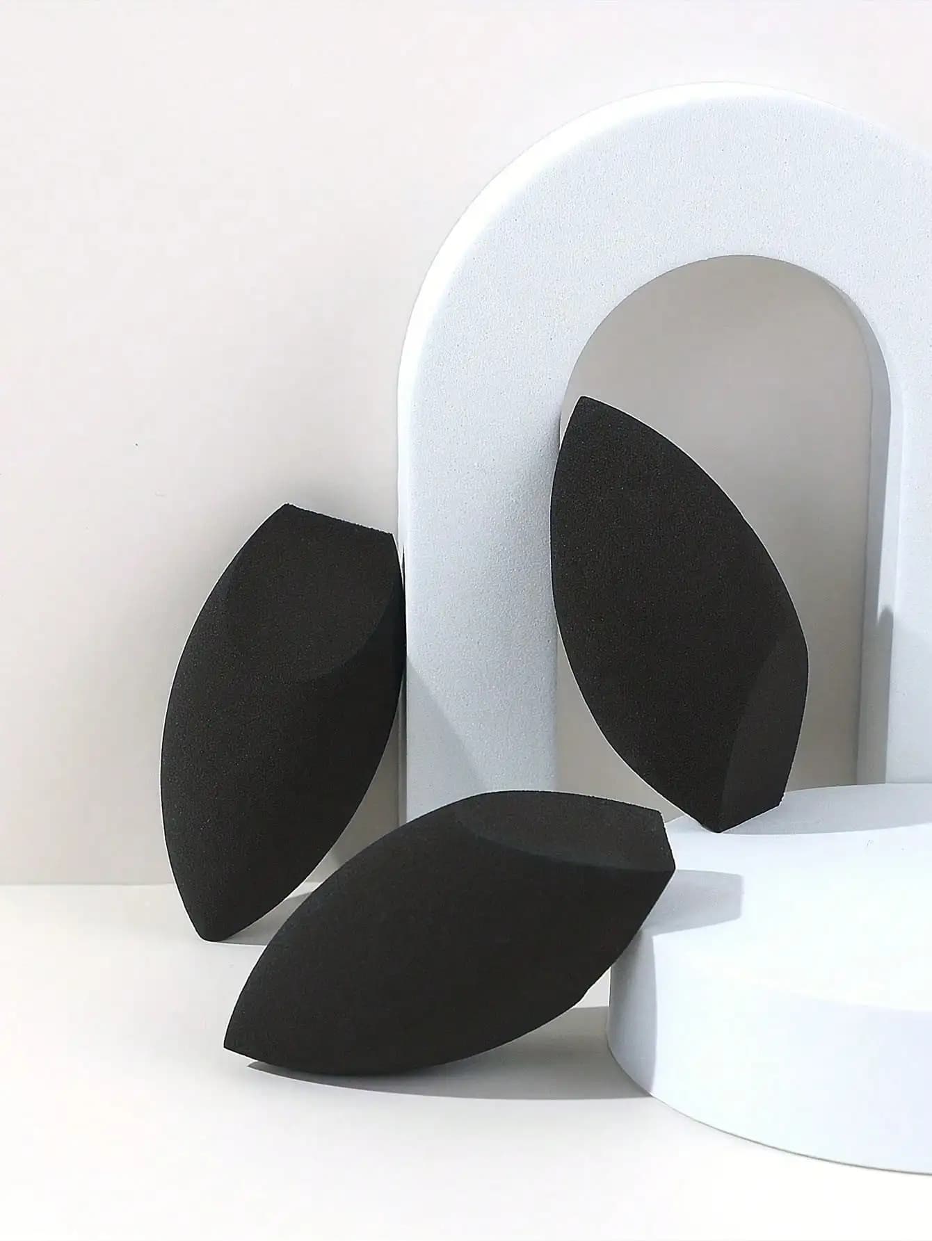 Set of 8/6/3/1 pieces of black beauty sponges in the shape of an egg - Perfect for the application of make-up, without latex, reusable, for foundation, contouring and illuminating
