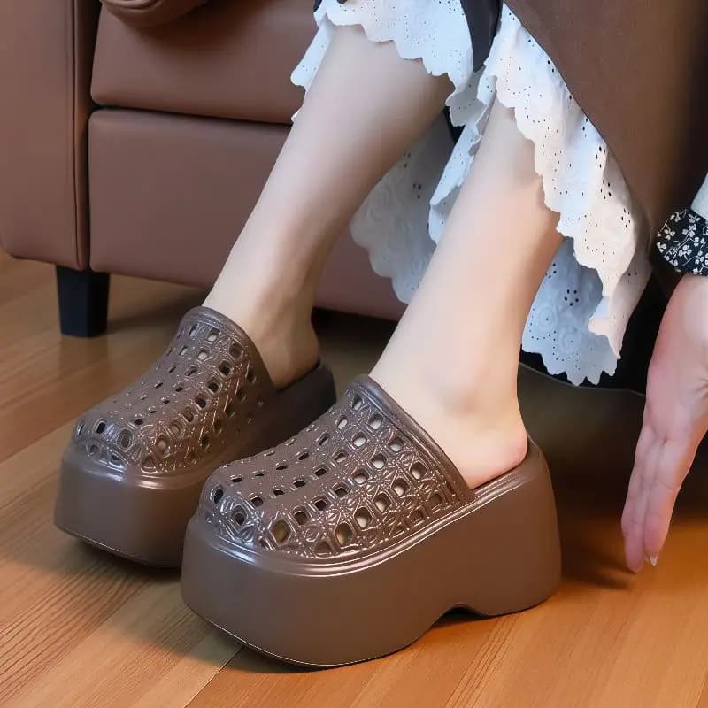 New high heel and cut-out women's EVA sandals, shoes with 8 cm wedge to increase height, closed toe road slippers for girls