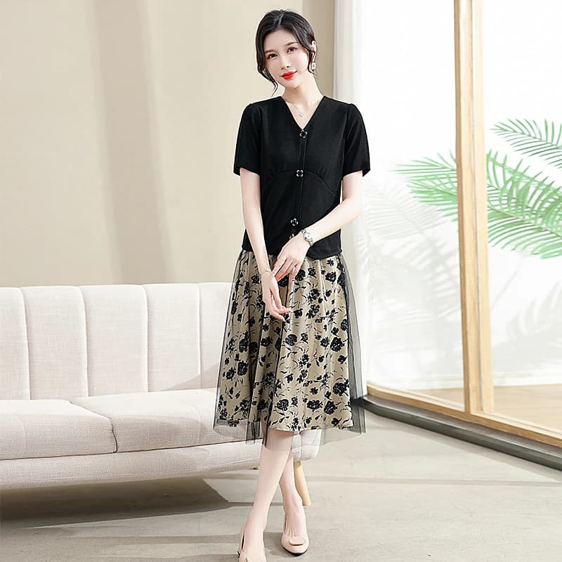 Summer Fashionable Mommy Dress Set Short Sleeve T-Shirt Top Half Skirt Two-Piece Set Mid-Late Age Women Loose Fit V-Neck