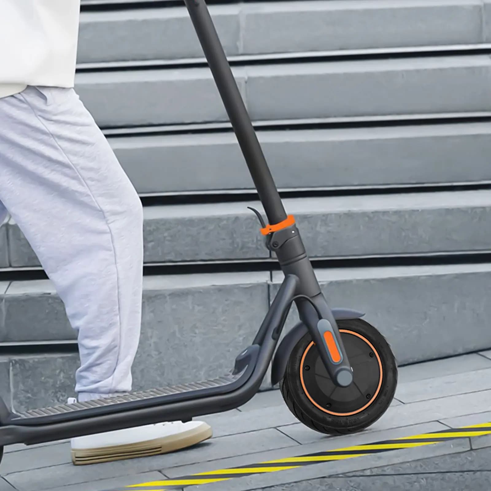 Parte ruota anteriore motore 36V 400W per Ninebot per scooter elettrico F40 con pneumatico in gomma e costruzione in lega di alluminio