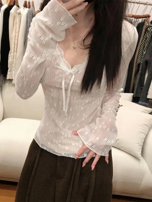 Elegante Camicia con Scollo a V e Maniche Lunghe in Pizzo per Donna, Top Corto Interno con Ricamo Floreale a Rete per l'Inizio dell'Autunno