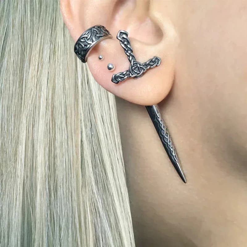 Orecchini a perno in acciaio con spada punk gotica, piercing Kinitial, per uomo e donna, con motivo gotico, orecchini a giacca, gioielli a croce