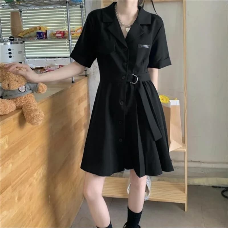 Estate donna 2024 nuova combinazione colletto rovesciato tasca con bottoni cintura tinta unita dimagrante e vestito stile copertura carne