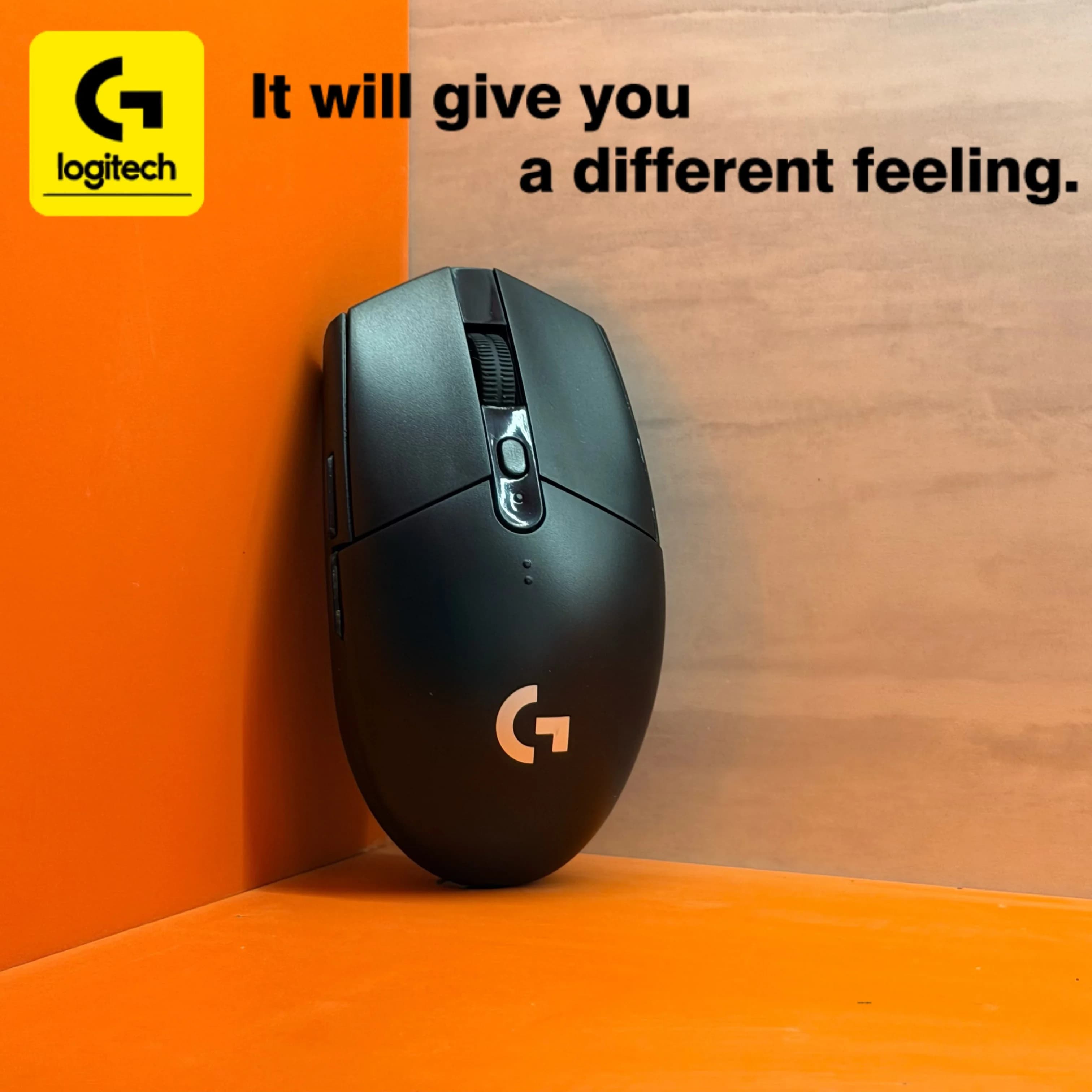 Mouse da gioco wireless Logitech G305, interfaccia USB, alimentato a batteria, 6 pulsanti programmabili. Disponibile.