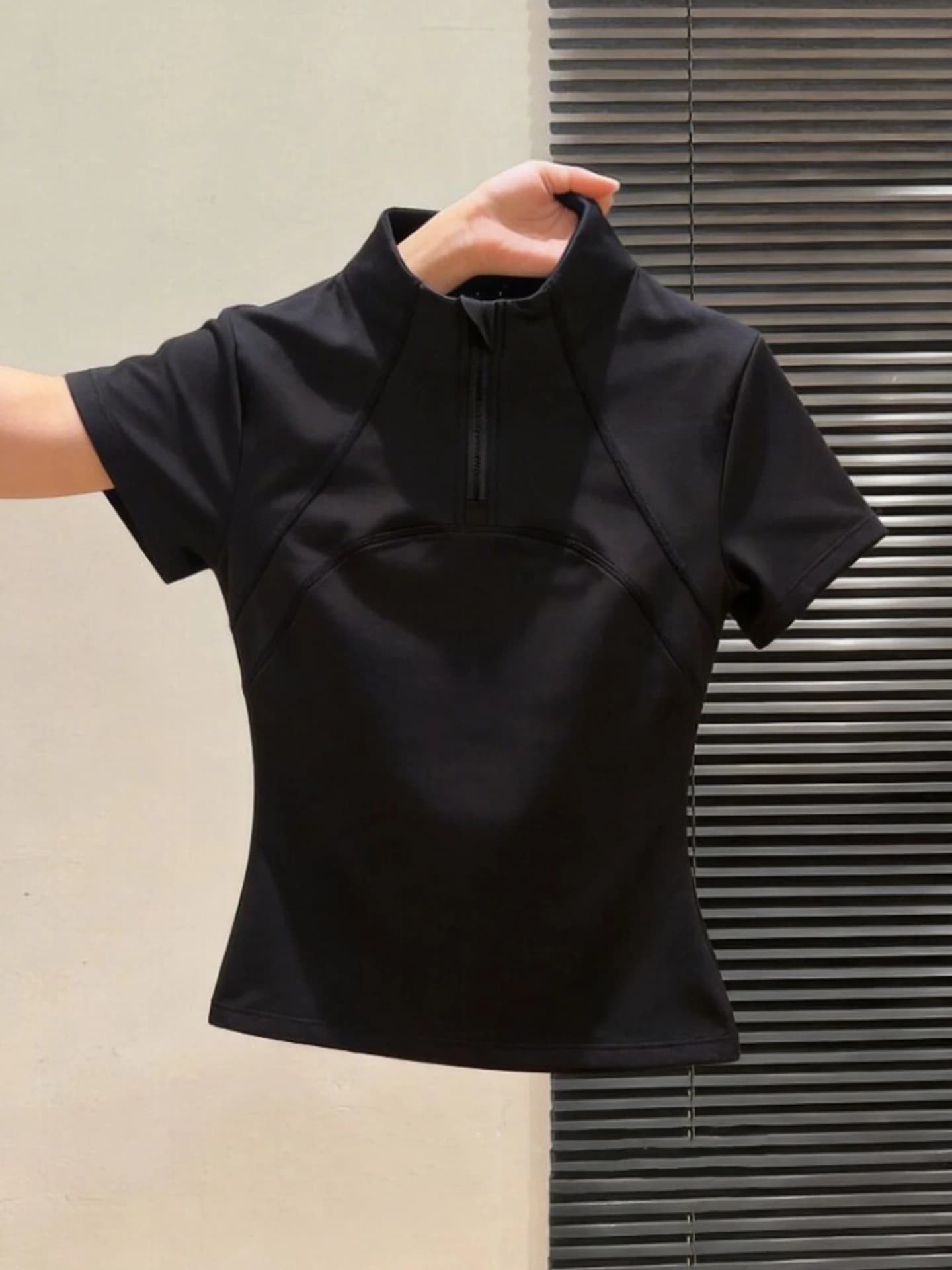 Black Versatile Half-Zip Short-Sleeve T-Shirt Stylish Slimming Top Sporty Style Summer Beautiful Shirt for Women 25-29 Years Old