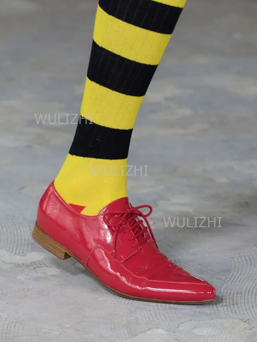 Spring Men Red Patent Leather Lace-Up Loafers Low Heel Pointed Work Club Oxfords Fashion Catwalk White Solid Black Mules Shoes