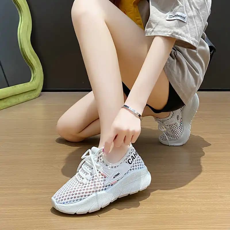 Sneakers Traspiranti da Donna Mary Jane Luxo con Aspetto in Pelle Naturale, Nuova Stagione Bity