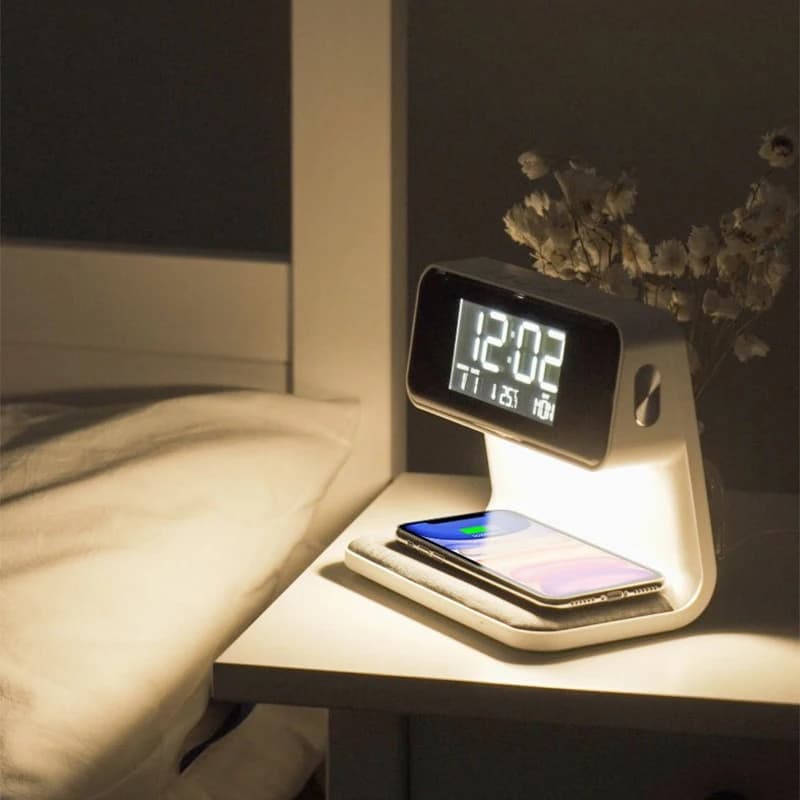 Orologio da comodino per camera da letto realizzato in materiale ABS adatto per la casa/ufficio Decorazione dell'atmosfera natalizia Spina USB nell'uso