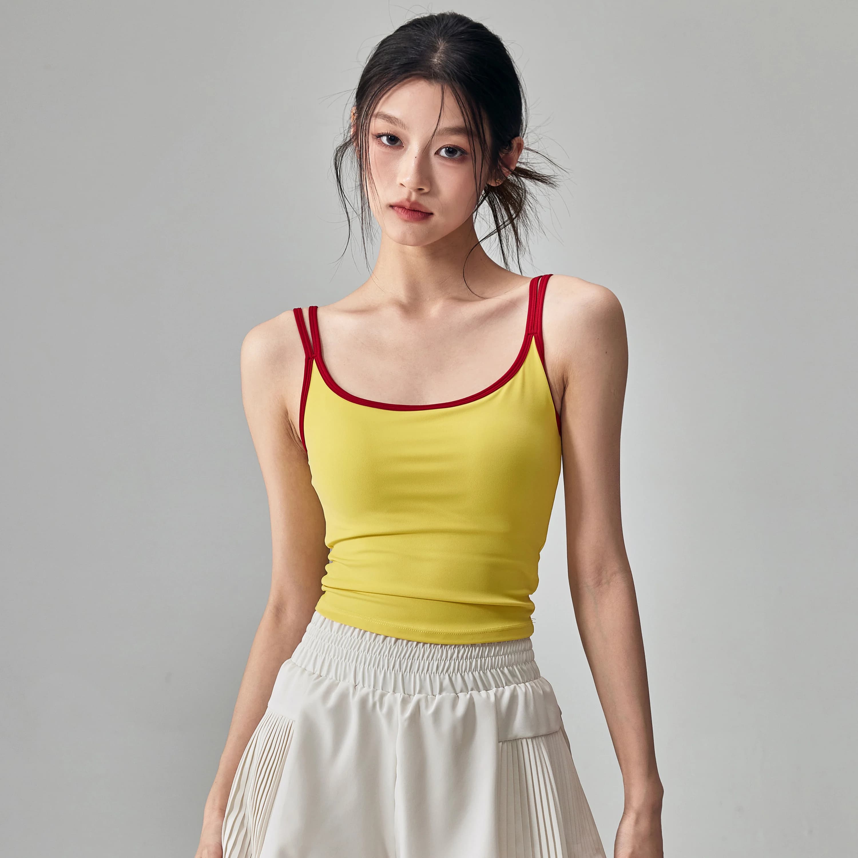 Reggiseno sportivo color block da donna Gilet da yoga Design posteriore a forma di U Bellezza nuda Reggiseno sportivo per pilates Reggiseno sportivo ad asciugatura rapida 2025