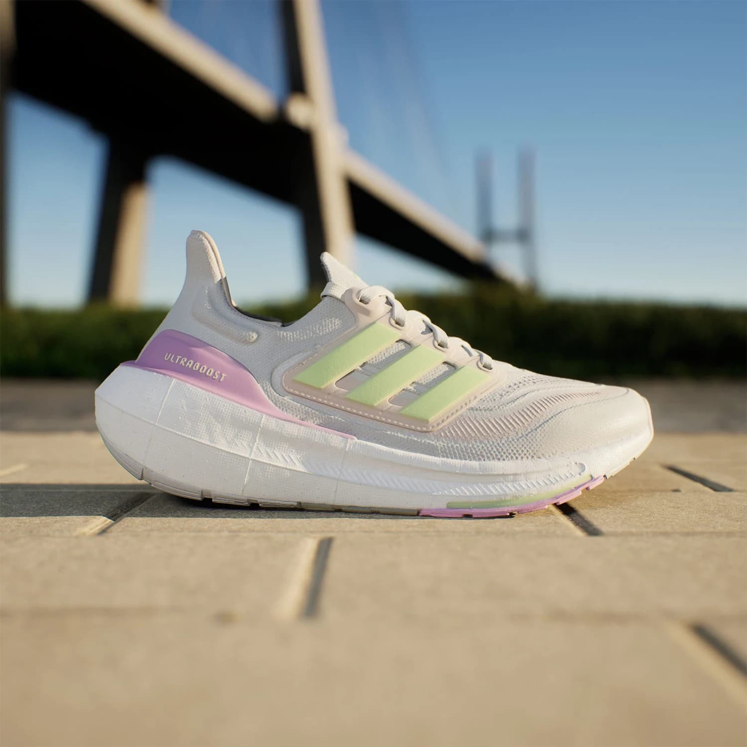 scarpe da corsa ammortizzate da donna originali adidas del nuovo arrivo estivo IE3337