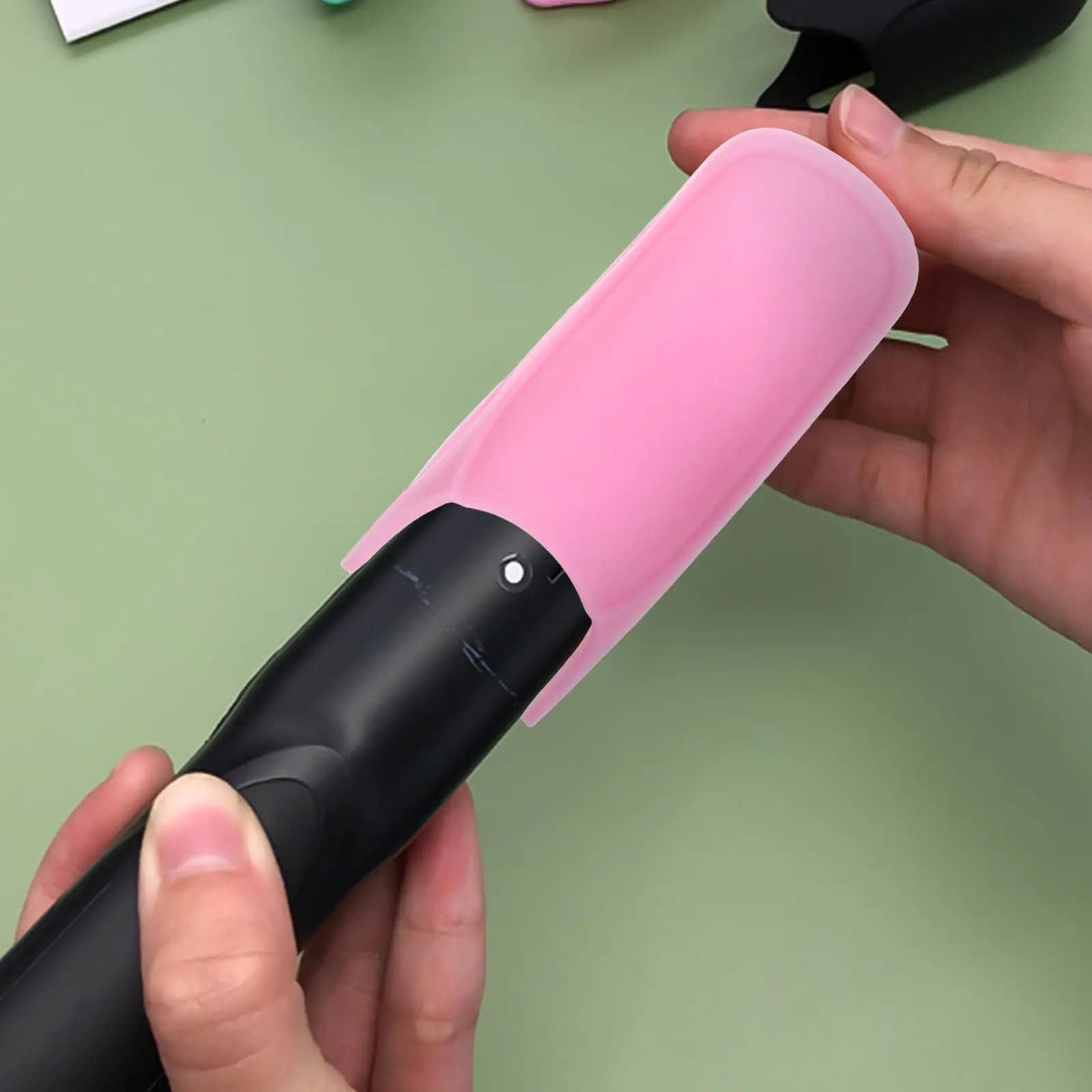 Copertura Protettiva in Silicone per Piastra e Ferro Arricciacapelli, Resistente al Calore, Antiscivolo, Lavabile, Leggera, Design Elegante