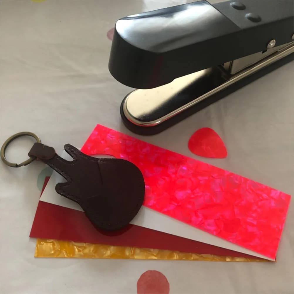 Set di 1 punzone per plettri da chitarra, robusto strumento fai-da-te per realizzare plettri da carte di credito, fogli di ABS e celluloid, accessori.