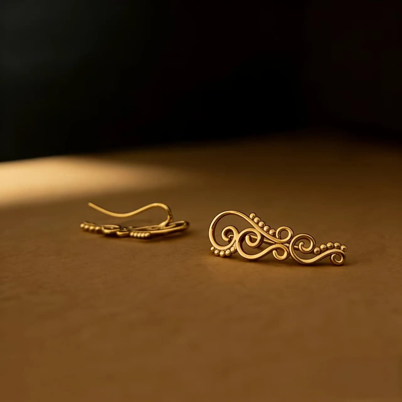 "Retro curly grass pattern ear hanging" French court style stud earrings need ear piercings, niche winding earrings