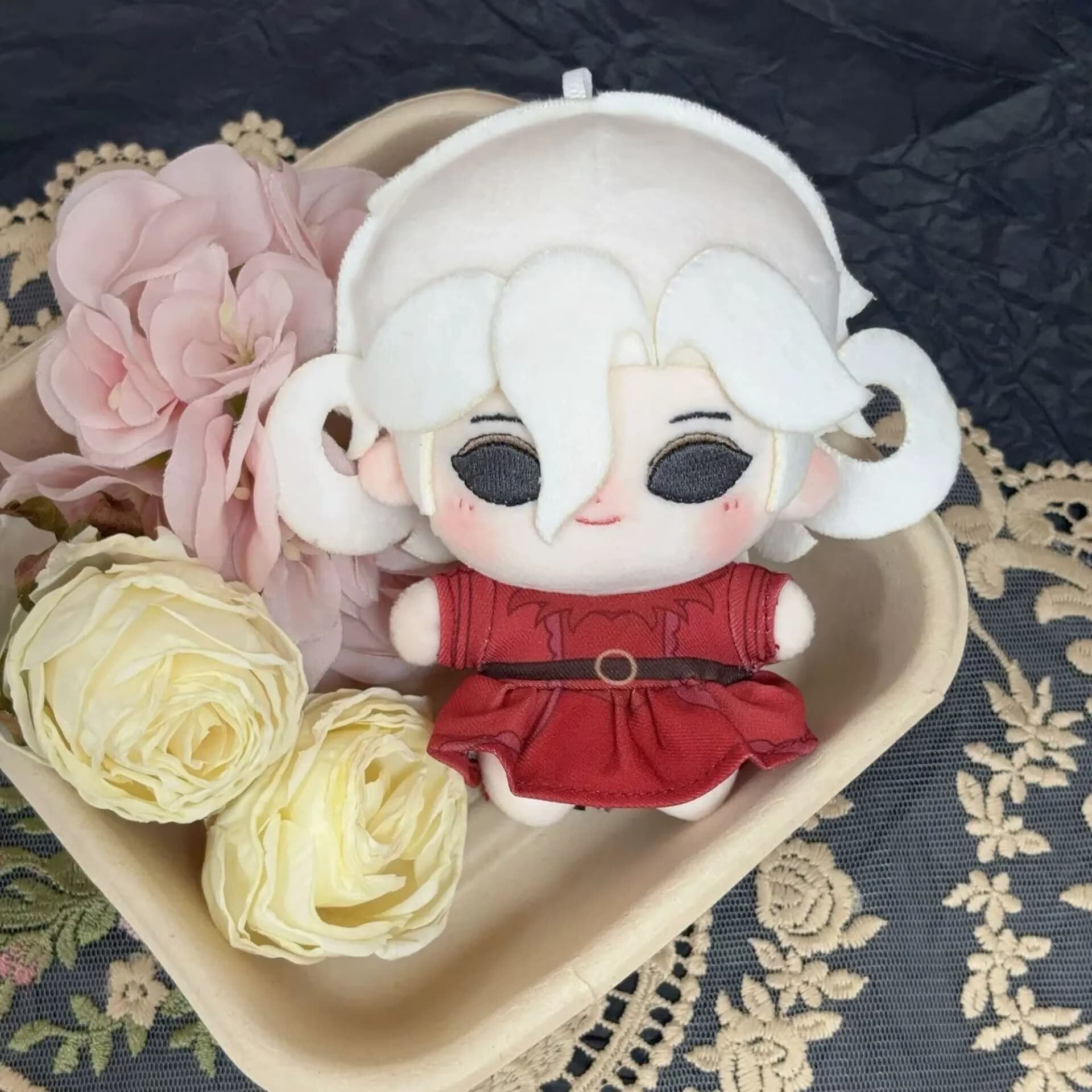 Red Lady 10 cm bambola in cotone serie "Identity V" bambola Mary Fleur Ciondolo regalo, vestiti rimovibili