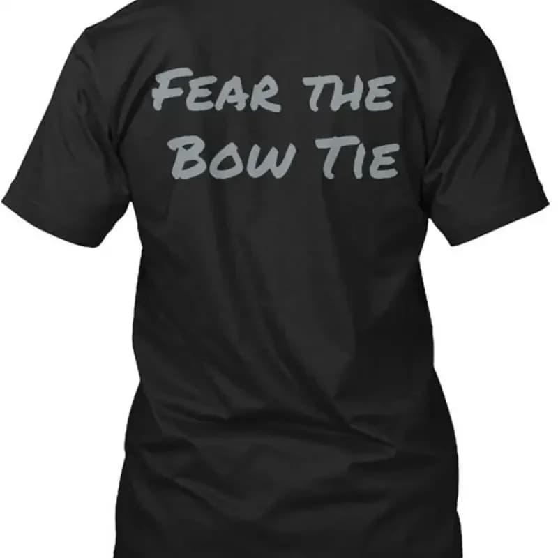 Maglietta Fear the Bow Tie Made in USA, taglia dalla S alla 5XL