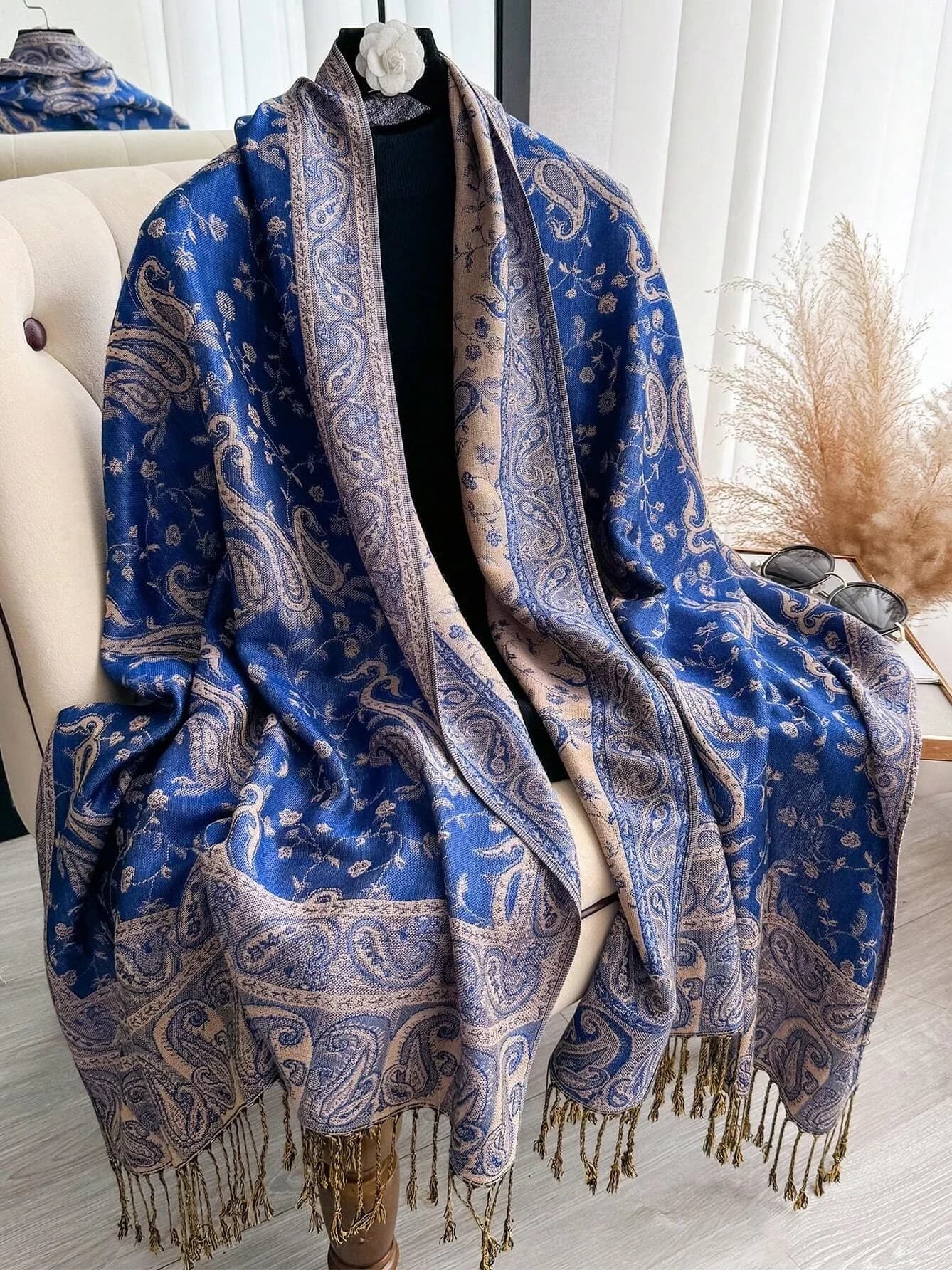 [T100] Women Bohemia Style Paisley Pattern Scarf Jacquard Pashmina Hijab Tassel Classic Shawl Coldproof Warm Neck Protection