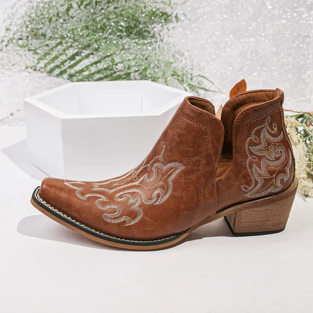 Women Embroidered Western Ankle Boots Retro Mid Heeled Square Head Stitching Line Ethnic Style Short Boots Party Banquet Boots