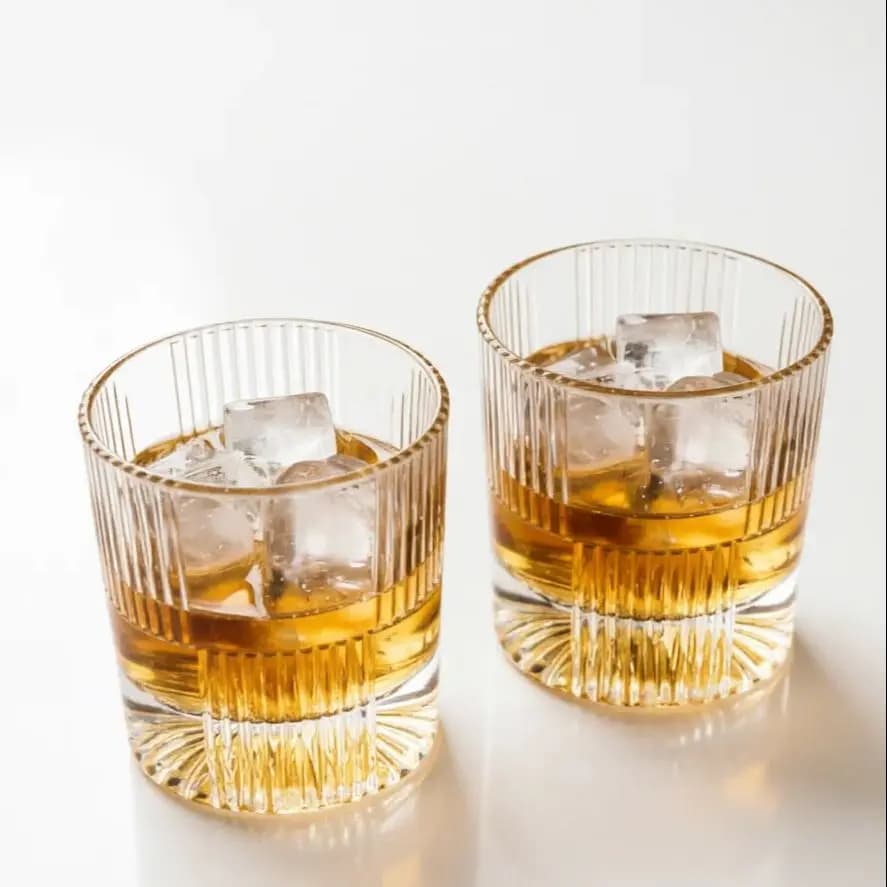 Set di 2/4 Bicchieri da Whisky di Lusso, Bicchieri con Base Pesante, Vetro Spesso per Casa, Bar, Feste, Regalo