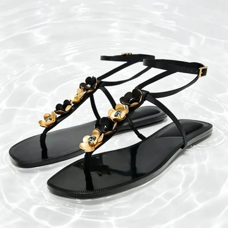 Women's Flat Sandals with Floral Decoration Metal Flat Sandals with Summer Fashionable Ankle Strap Infraction Comfortable and Elegant Beach Sandals